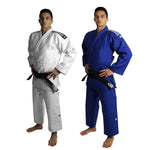 Judogi Adidas J730 Champion II IJF Slimfit con strisce