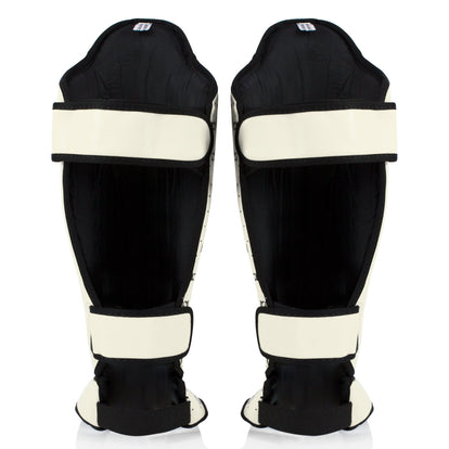 Fairtex Calcetines Muay Thai, mezcla de algodón con tecnología Dry-Fit, soporte de arco, talón acolchado y absorción de impactos, Blanco/Rojo
