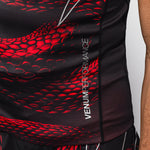 Rashguard Venum Matupa maniche corte Nero-rosso-Combat Arena
