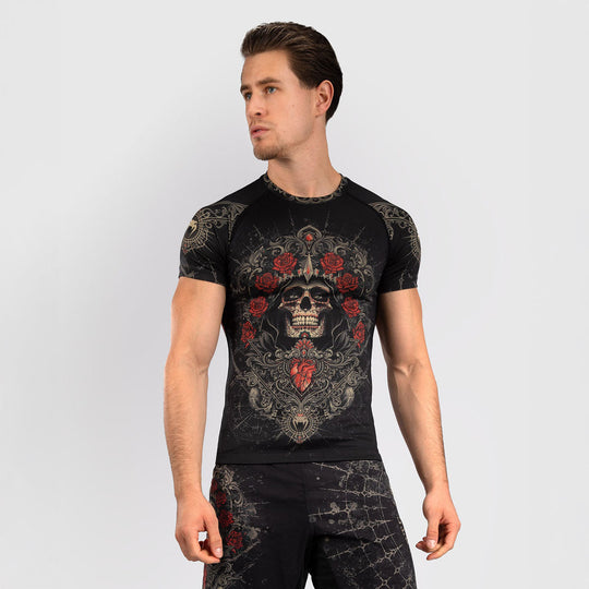 Rashguard Manto Fighting maniche corte Nero – Combat Arena Rashguard Manto Fighting maniche corte Nero – Combat Arena