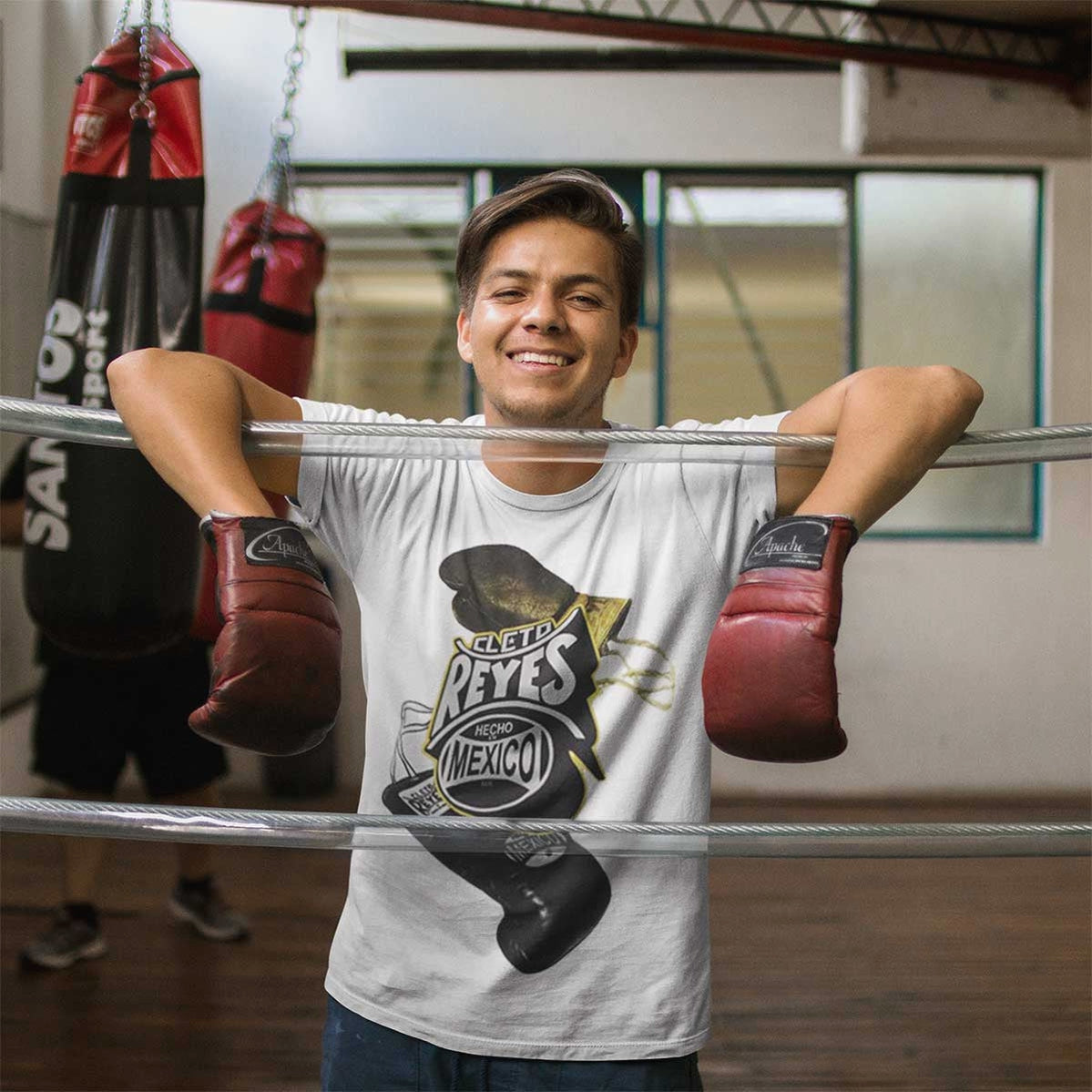 T-shirt Cleto Reyes Vintage Gloves